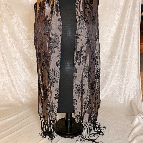 Reversible wrap/scarf - Picture 5 of 6